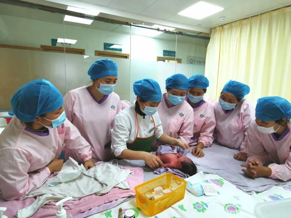 吉首市妇婴监护型护送